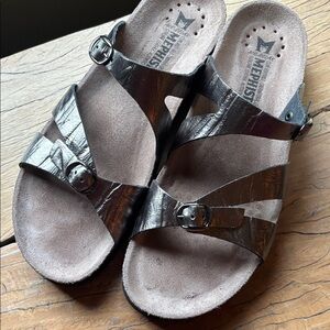 Mephisto Hannel Metallic Grey leather sandals size 41 NWOT Never Worn